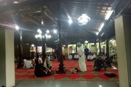 Pelayat terus berdatangan ke kediaman SBY