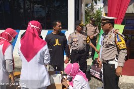 Polres Dharmasraya tes urine supir jasa angkutan