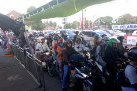 Sebagian besar pemudik Gilimanuk-Ketapang pada malam hari