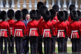 Trump: Konsumen mesti tinggalkan AT&amp;T