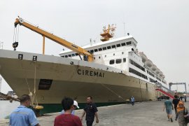 Tiket pesawat mahal, pemudik beralih ke kapal