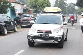 Kendaraan pemudik tetap ramai memasuki wilayah Waykanan