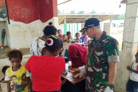 Satgas Yonif 725/WRG gelar bakti sosial penyuluhan kesehatan