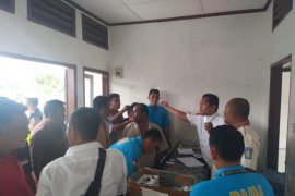 Tim operasi Ketupat 2019 Polres Labuhanbatu tes urine puluhan sopir