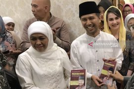 Gubernur-Wagub Jatim Shalat Idul Fitri di Masjid Al Akbar, Surabaya