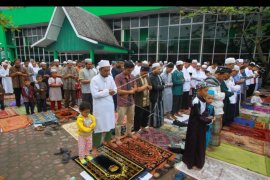 Salat Idul Fitri lebih awal