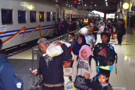 Puncak arus mudik di Stasiun KA Madiun