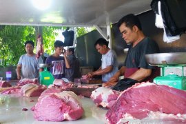 Pedagang daging sapi di Padang tak naikkan harga meski menjelang Lebaran