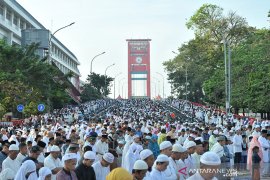 Ribuan warga Palembang shalat id padati pusat kota Page 5 Small