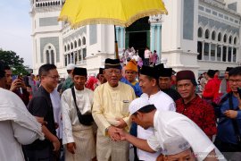 "Menjunjung Duli" tradisi Kesultanan Deli pada hari raya Idul Fitri