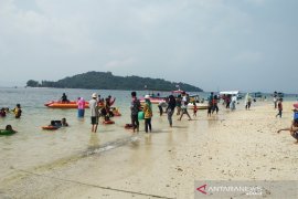 Lalu lintas menuju wisata laut Lampung ramai lancar