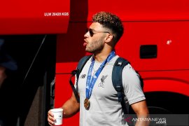 Sturridge pergi, Chamberlain ambil alih nomor punggung 15