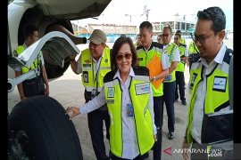 Dirjen Hubud memimpin "ramp check" pesawat di Syamsudin Noor