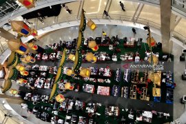 Pengunjung padati pusat perbelanjaan akhir pekan libur Lebaran