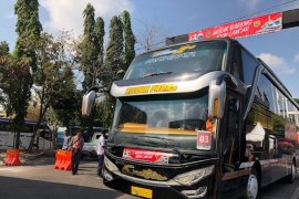 Sekitar 2.000 pemudik diberangkatkan kembali ke Jakarta