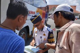 Arus balik Lebaran Terminal Simpang Nangka didominasi bus tujuan Jawa