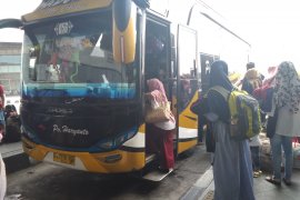 Pemudik masih padati Terminal Pulo Gebang pada H+3 Lebaran