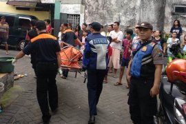 Suami gantung diri setelah habisi nyawa istrinya