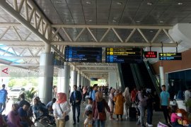 187.783 orang mudik dan balik melalui Bandara SMB II