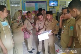 Bupati Bangka lakukan sidak pegawai di puskesmas dan kantor kecamatan