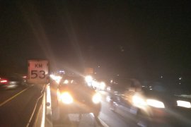 Kecelakaan beruntun libatkan lima mobil di Tol Japek