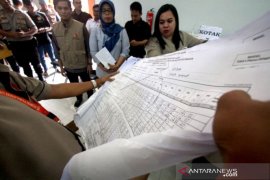 ALAT BUKTI PERSELISIHAN HASIL PILPRES DI MK Page 1 Small