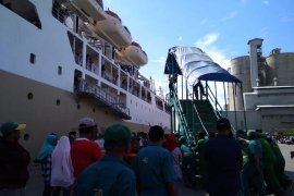 Kapal gratis akhiri masa tugas, terminal tetap dipadati penumpang