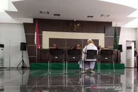 Sederet tokoh publik di kursi pesakitan hirup udara bebas sepanjang 2020