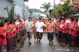 Tim Pemprov lakukan penilaian perpustakaan SMPN 4 Mengwi Badung