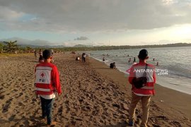 Relawan PMI disiagakan saat perayaan Lebaran Ketupat Suku Sasak