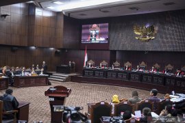 Sidang pendahuluan sengketa pilpres diskors hingga pukul 13.30 WIB