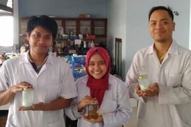 Mahasiswa Unimed manfaatkan "jelantah" jadi zat penyatu air-minyak