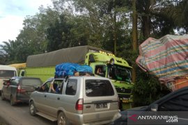 Macet panjang akibat Jembatan Way Mesuji ambles Page 6 Small