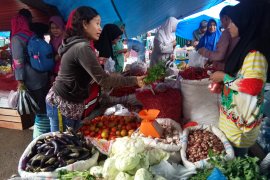 Pasokan dari dua daerah ini belum masuk, harga cabai merah masih tinggi di Dharmasraya