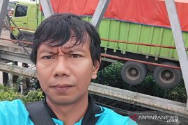 Truk besar melebihi kapasitas melintasi, Jembatan Way Mesuji ambles Page 4 Small