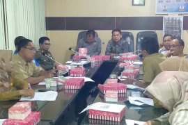 Ibnu Sina minta pengesahan Perda minuman beralkohol ditunda