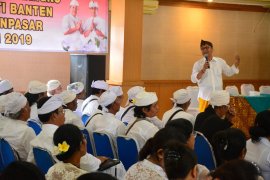 Pemkot Denpasar tatar "Pemangku" dan "Serati Banten"