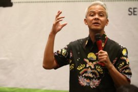 Ganjar minta humas pemda terapkan birokrasi kasual