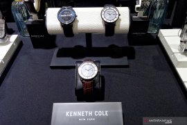 Koleksi Kenneth Cole di musim panas 2019