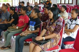 Pemkab Supiori masih mengevaluasi kinerja 167 guru kontrak