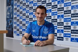 Everton perjuangkan posisinya di tempat utama setelah perpanjang kontrak satu tahun