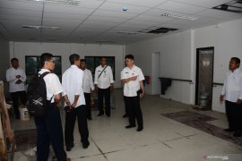 Belum beroperasi bangunan RSUD KH Mansur banyak rusak