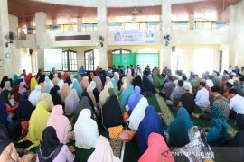 Jemaah calon haji ikuti bimbingan manasik massal