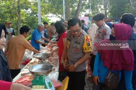 Peringati HUT Bhayangkara, Polda Babel gelar pasar murah dan pengobatan gratis