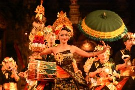 "Sekaa Baleganjur Janari Adhimukti" Denpasar pukau penonton PKB