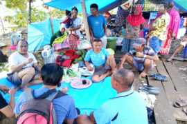 Pengungsi korban banjir Konawe Utara bertambah