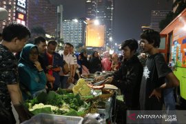 Para pedagang dapat berkah pagelaran perayaan HUT DKI Jakarta