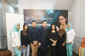 Rahasia Iis Dahlia tetap cantik diusia hampir 50