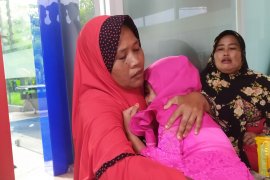 Dibilang masih hidup, anak korban kebakaran pabrik mancis histeris ibunya meninggal