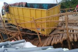 Oknum preman manfaatkan pungli di Jembatan Mesuji yang ambrol